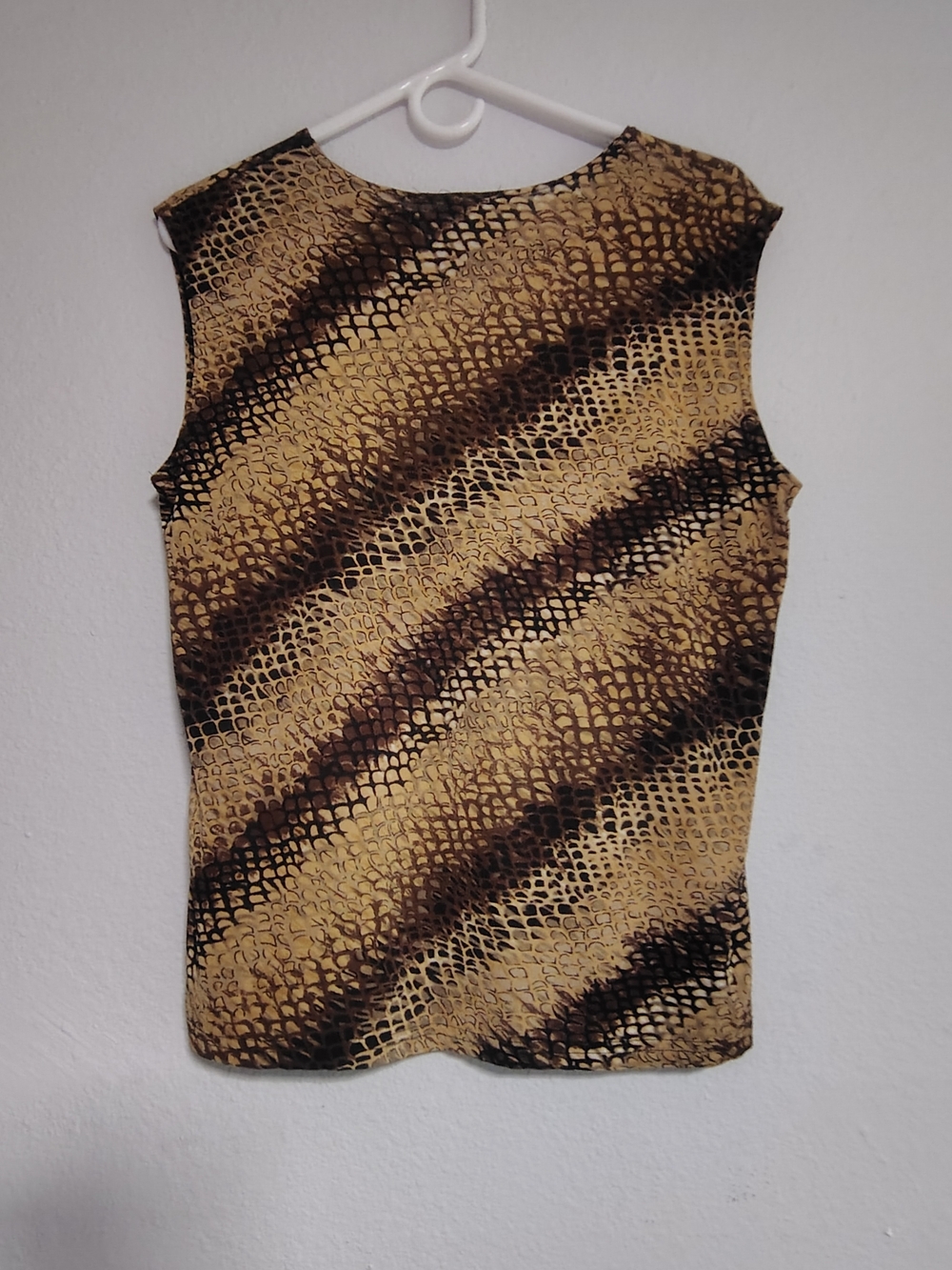 Susan Lawrence Yellow & Brown Diagonal Animal-Print Sleeveless Top